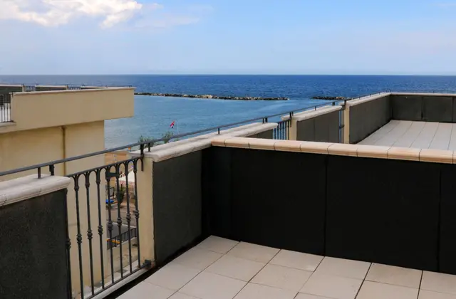 Terrace 35 m² with sea view Terrace 35 m² with sea view